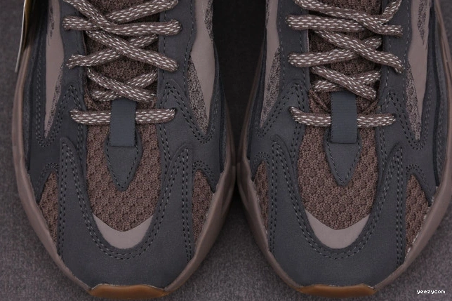 GZ0724 'Mauve' Yeezy Boost V2 ADIDAS 700 0814